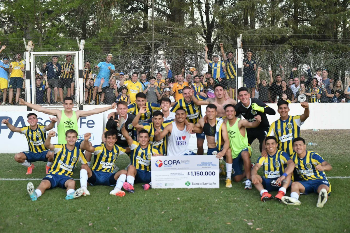 Rosario Central venció a Arteaga por 3 a 2 y se metió en semifinales de la Copa Santa Fe. Rosario Central venció a Arteaga por 3 a 2 y se metió en semifinales de la Copa Santa Fe.
