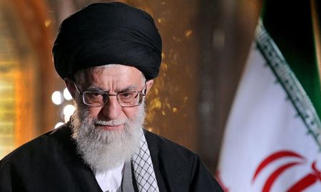 El líder supremo de Irán, el ayatolá Alí Jamenei, advirtió este domingo que una eventual agresión por parte de Estados Unidos provocará de forma inevitable una guerra regional. El líder supremo de Irán, el ayatolá Alí Jamenei, advirtió este domingo que una eventual agresión por parte de Estados Unidos provocará de forma inevitable una guerra regional.