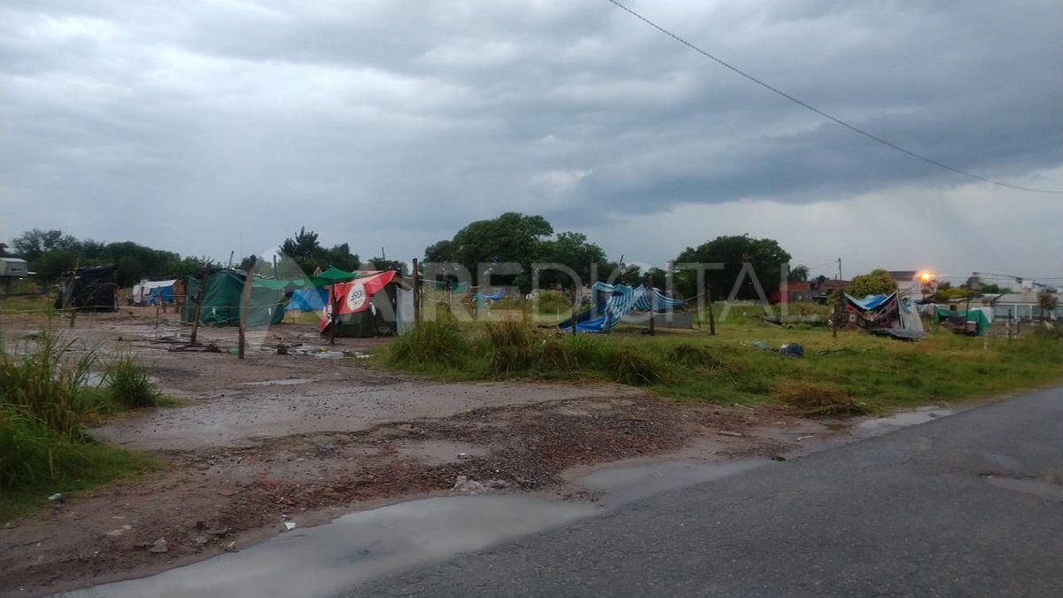 40 familias contin&uacute;an usurpando los terrenos