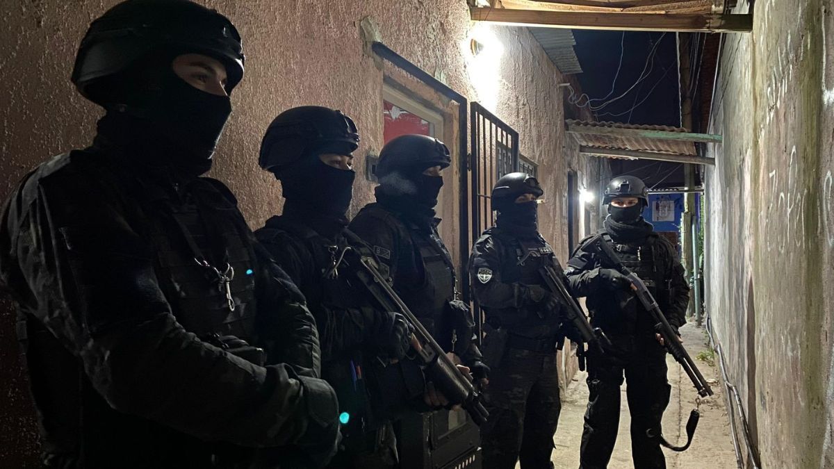 Los allanamientos vinculados a una interna en Unión fueron realizados en las primeras horas del martes.
