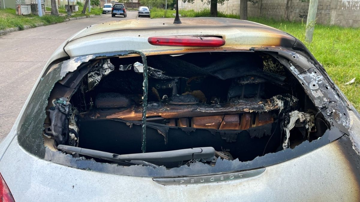Fonavi San Jerónimo: el auto tiene total destrucción. Fonavi San Jerónimo: el auto tiene total destrucción.