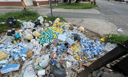 Basural en barrio Barranquitas: vecinos preocupados por medicamentos descartados en la vía pública Basural en barrio Barranquitas: vecinos preocupados por medicamentos descartados en la vía pública
