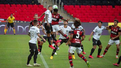 El Atlético Mineiro de Sampaoli derrotó al Flamengo por el Brasileirao