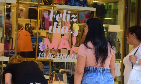 El ticket promedio por compra también mostró un aumento significativo. En 2025, el gasto promedio ascendió a $39.500, mientras que en 2024 fue de $29.500. El ticket promedio por compra también mostró un aumento significativo. En 2025, el gasto promedio ascendió a $39.500, mientras que en 2024 fue de $29.500.