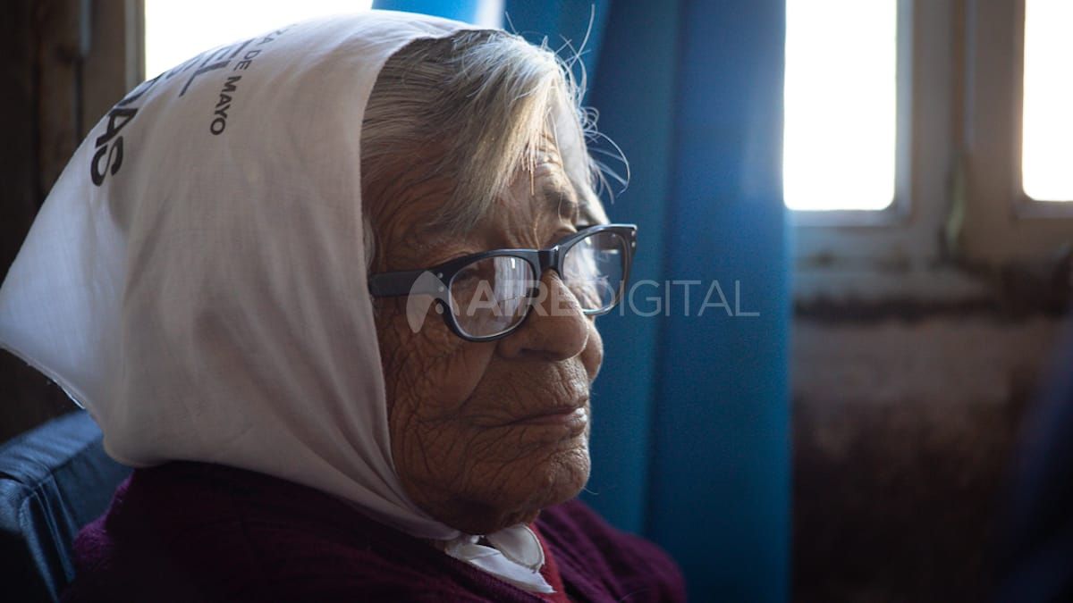 A sus 100 años, Otilia Acuña recordó la inundación de 2003 en barrio Santa Rosa de Lima