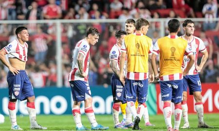 Unión perdió un partido increíble ante Palestino y quedó con un pie y medio afuera de la Copa Sudamericana. Unión perdió un partido increíble ante Palestino y quedó con un pie y medio afuera de la Copa Sudamericana.