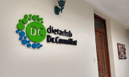 entro a robar con una nena en brazos al dietaclub del dr. cormillot entro a robar con una nena en brazos al dietaclub del dr. cormillot