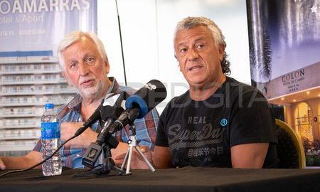 Néstor Gorosito fue presentado oficialmente en conferencia de prensa como nuevo entrenador de Colón. Néstor Gorosito fue presentado oficialmente en conferencia de prensa como nuevo entrenador de Colón.