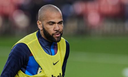 Un nuevo relato de la joven que denunció a Dani Alves por abuso sexual puede complicar aún más al brasileño. Un nuevo relato de la joven que denunció a Dani Alves por abuso sexual puede complicar aún más al brasileño.