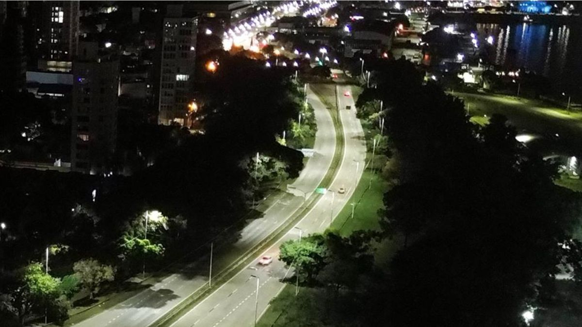 Tras iluminarse el primer tramo de la Avenida Circunvalación 007