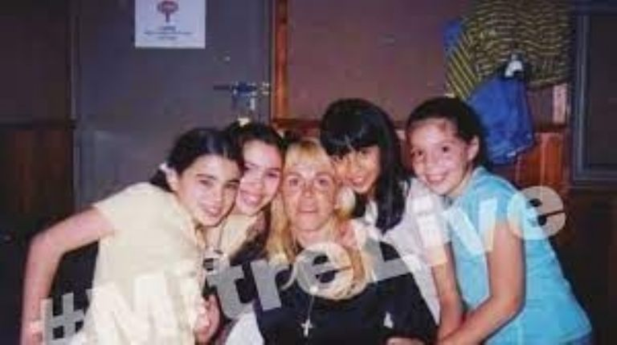 Claudia Villafa&ntilde;e y Dalma Maradona en el set de Cebollitas.