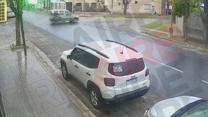 Fuerte accidente en Santa Fe: así chocaron un utilitario y una moto