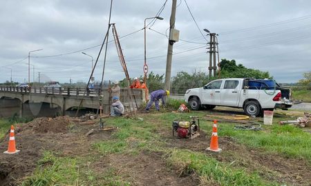 El intendente de Santa Fe, Juan Pablo Poletti, ratificó este miércoles la construcción del nuevo puente Santa Fe – Santo Tomé, tras la intimación del gobierno nacional. El intendente de Santa Fe, Juan Pablo Poletti, ratificó este miércoles la construcción del nuevo puente Santa Fe – Santo Tomé, tras la intimación del gobierno nacional.