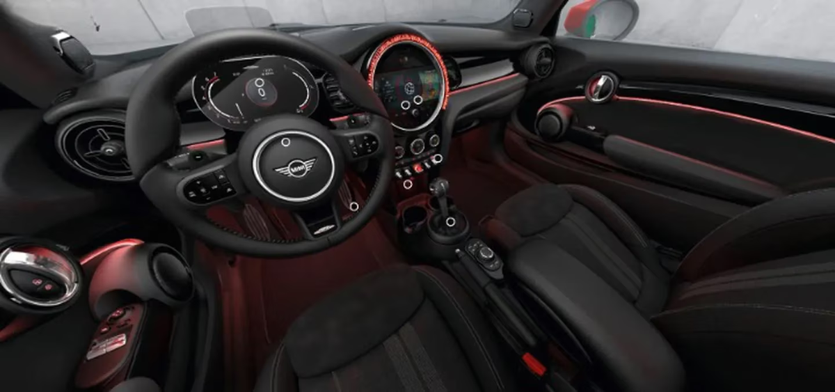 El Mini Countryman John Cooper Works de Lionel Messi tiene un precio base es de 660 mil euros y puede alcanzar una velocidad máxima de 250 km/h, con una aceleración de 0 a 100 en 5.1 segundos.