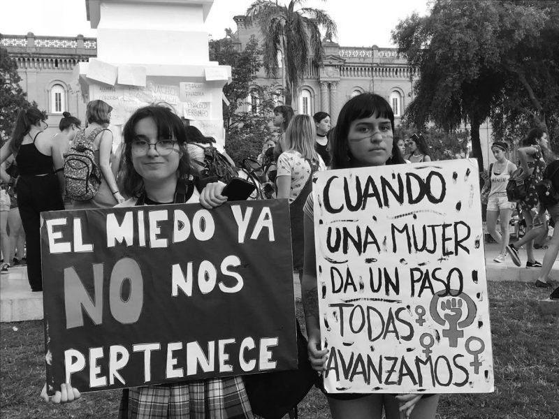 silbatazo mujeres blanco y negro e1544816942152.jpg