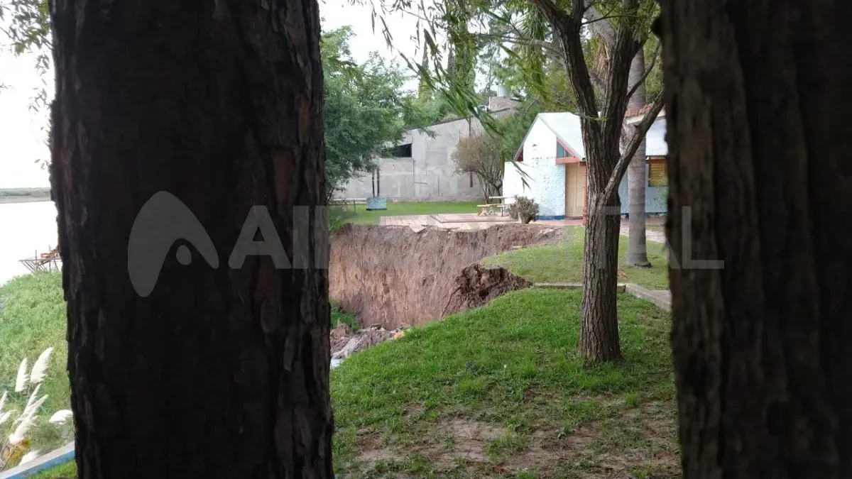 Así quedó el terreno de la casa de Alejandro Fantino tras el derrumbe.