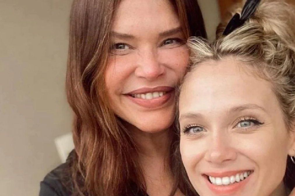 Barbie Vélez &nbsp;estará en una nueva obra durante julio y contó cuál fue la reacción de su madre al enterarse que hará una escena de desnudo.&nbsp;