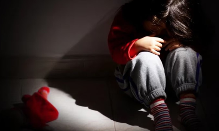 Brutal caso de violencia infantil en la ciudad de Reconquista: una pareja quedó detenida por golpear salvajemente a su bebé de 4 meses. Brutal caso de violencia infantil en la ciudad de Reconquista: una pareja quedó detenida por golpear salvajemente a su bebé de 4 meses.