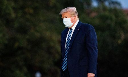 El jefe de la Casa Blanca hizo esa declaración poco después que varias televisoras informaran que Biden se impuso en el estado Georgia y Trump en Carolina del Norte, lo que consolida la ventaja del retador demócrata. El jefe de la Casa Blanca hizo esa declaración poco después que varias televisoras informaran que Biden se impuso en el estado Georgia y Trump en Carolina del Norte, lo que consolida la ventaja del retador demócrata.