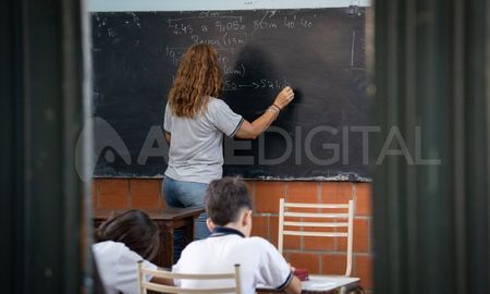 El gobierno provincial pagará un importante incentivo económico a los docentes con asistencia perfecta. El gobierno provincial pagará un importante incentivo económico a los docentes con asistencia perfecta.