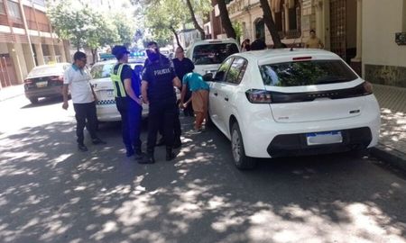Cuidacoches detenidos por la Policía en Rosario. (Imagen ilustrativa) Cuidacoches detenidos por la Policía en Rosario. (Imagen ilustrativa)