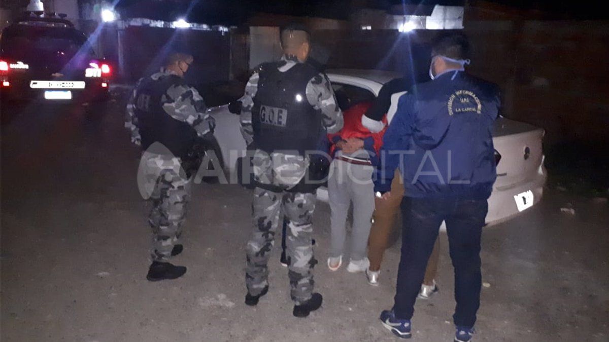 El joven fue detenido&nbsp;anoche en Varadero Sarsotti por la Divisi&oacute;n Informaciones y las GOE