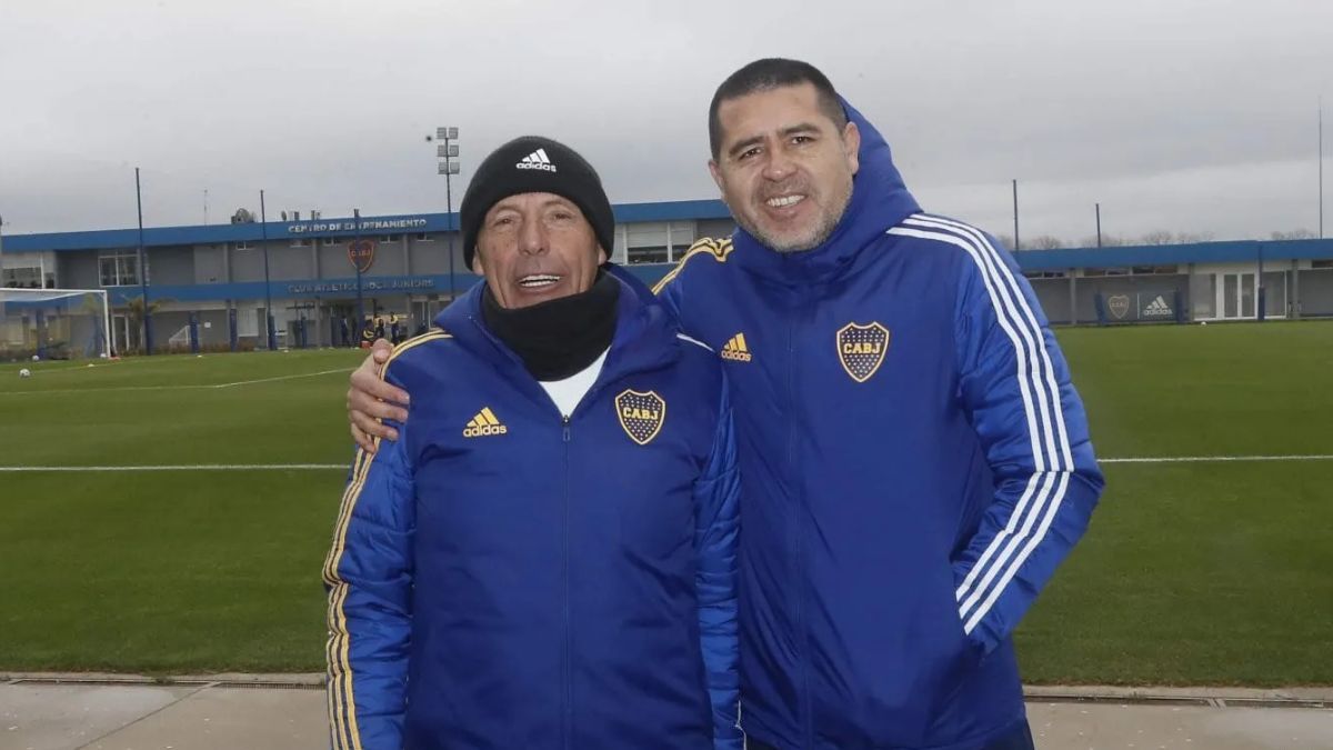 Riquelme eligió al nuevo DT de Boca tras la muerte de Miguel Ángel Russo.