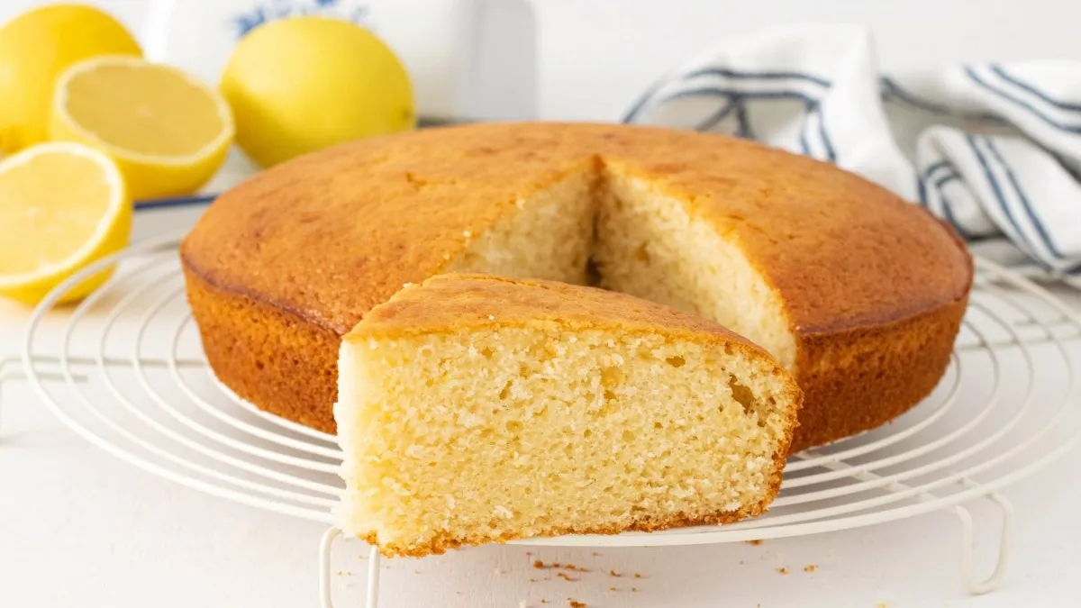 La torta de limón es rica, fácil de preparar y se puede usar en varias preparaciones o disfrutar sola. La torta de limón es rica, fácil de preparar y se puede usar en varias preparaciones o disfrutar sola.