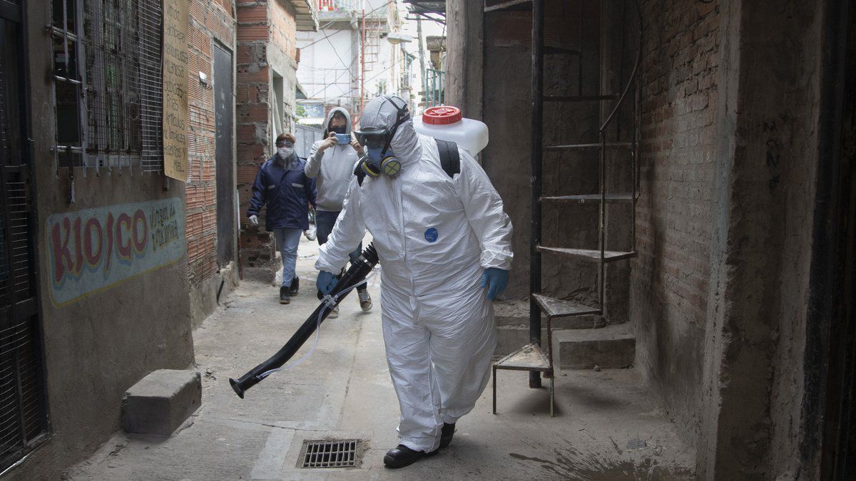 El Ministerio de Salud informó este domingo 99 nuevas muertes por coronavirus