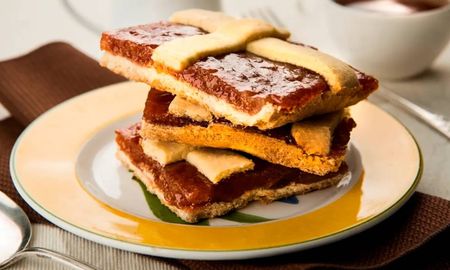 Disfrutá de una deliciosa pastafrola de frutos rojos con la receta de Maru Botana. Disfrutá de una deliciosa pastafrola de frutos rojos con la receta de Maru Botana.
