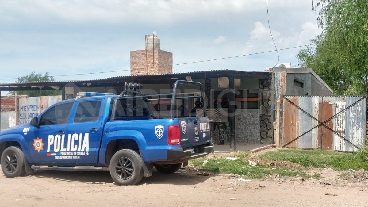 Efectivos de la A.I.C con el apoyo del G.O.E y del G.A.T efectuaron cerca de 30 allanamientos.