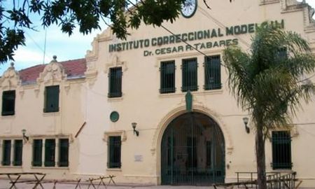 internos de la carcel de coronda se enfrentaron y hay dos heridos graves internos de la carcel de coronda se enfrentaron y hay dos heridos graves