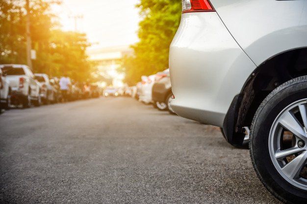 El video viral despertó el debate sobre cómo hay que estacionar.