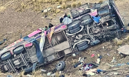 accidente fatal: un colectivo volco y hay mas de veinte muertos accidente fatal: un colectivo volco y hay mas de veinte muertos