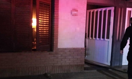 Santa Fe: policias rescataron a tres adultos y un bebé de un voraz incendio en una vivienda Santa Fe: policias rescataron a tres adultos y un bebé de un voraz incendio en una vivienda