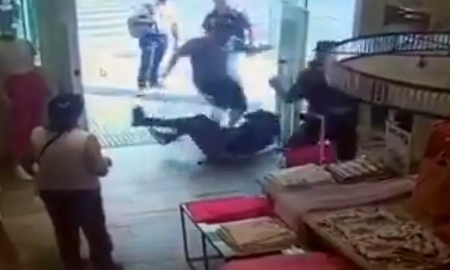 Brutal ataque a una policía en Buenos Aires: un hombre la tiró al suelo y la pateó Brutal ataque a una policía en Buenos Aires: un hombre la tiró al suelo y la pateó