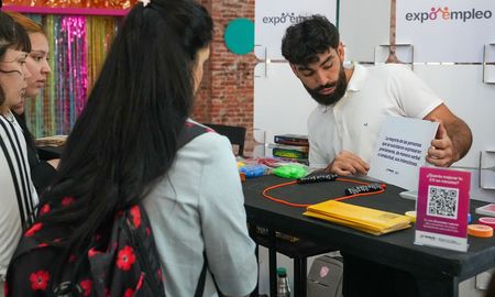 La segunda edición de Expo Empleo Santa Fe conectó a más de 5.000 personas con 140 empresas líderes. La segunda edición de Expo Empleo Santa Fe conectó a más de 5.000 personas con 140 empresas líderes.