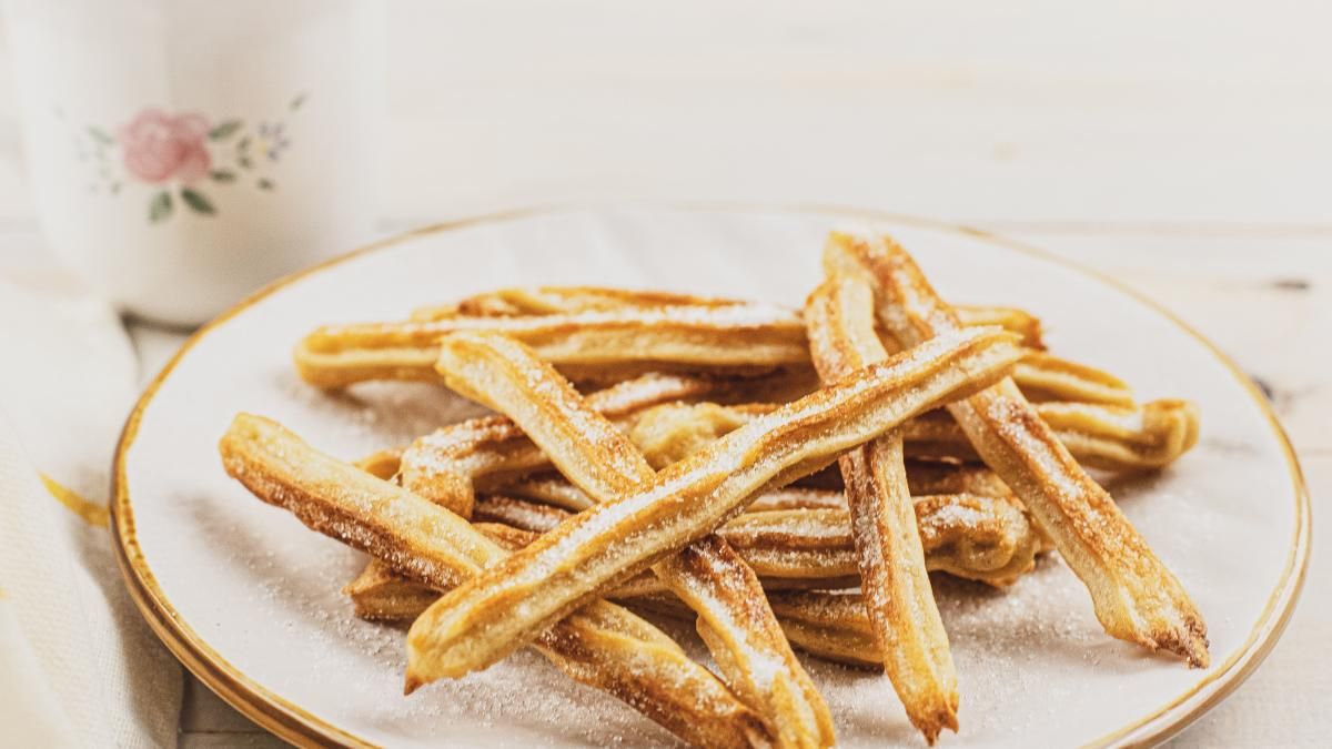 Churros rellenos con dulce de leche.