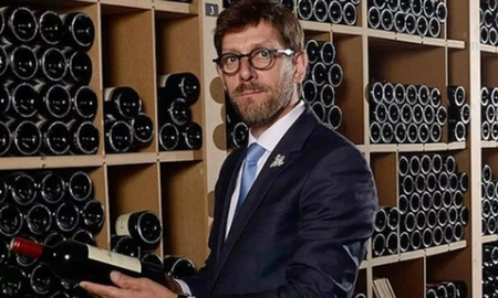 El argentino Sergio Calderón fue elegido como mejor sommelier del mundo El argentino Sergio Calderón fue elegido como mejor sommelier del mundo