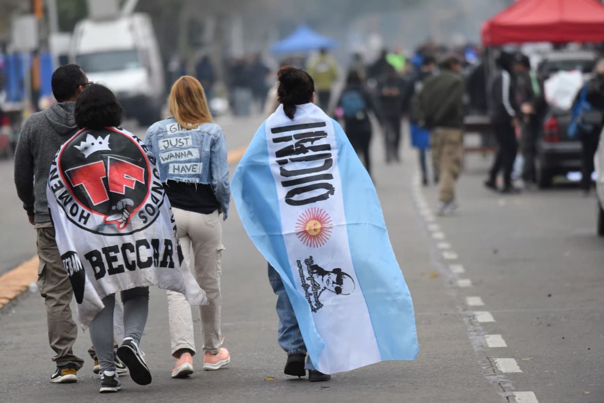 El gobernador de la provincia de Buenos Aires aseguró que consultó el lugar con la famila del artista y trabajó en un importante operativo de seguridad. El gobernador de la provincia de Buenos Aires aseguró que consultó el lugar con la famila del artista y trabajó en un importante operativo de seguridad.