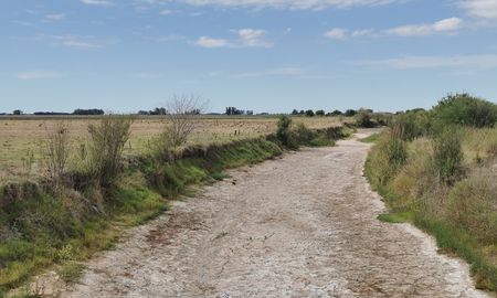 El Arroyo del Medio es el límite jurisdiccional entre Santa Fe y Buenos Aires, El Arroyo del Medio es el límite jurisdiccional entre Santa Fe y Buenos Aires,