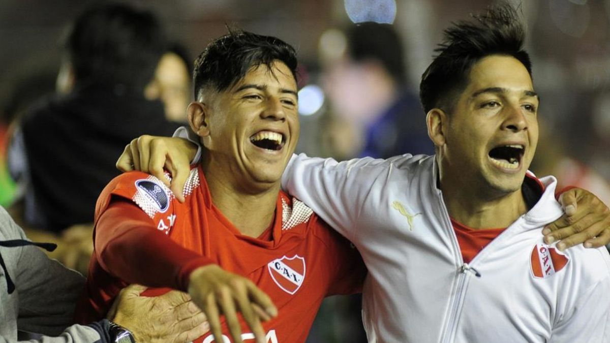 Alan Franco y Martín Benítez, con un pie afuera de Independiente