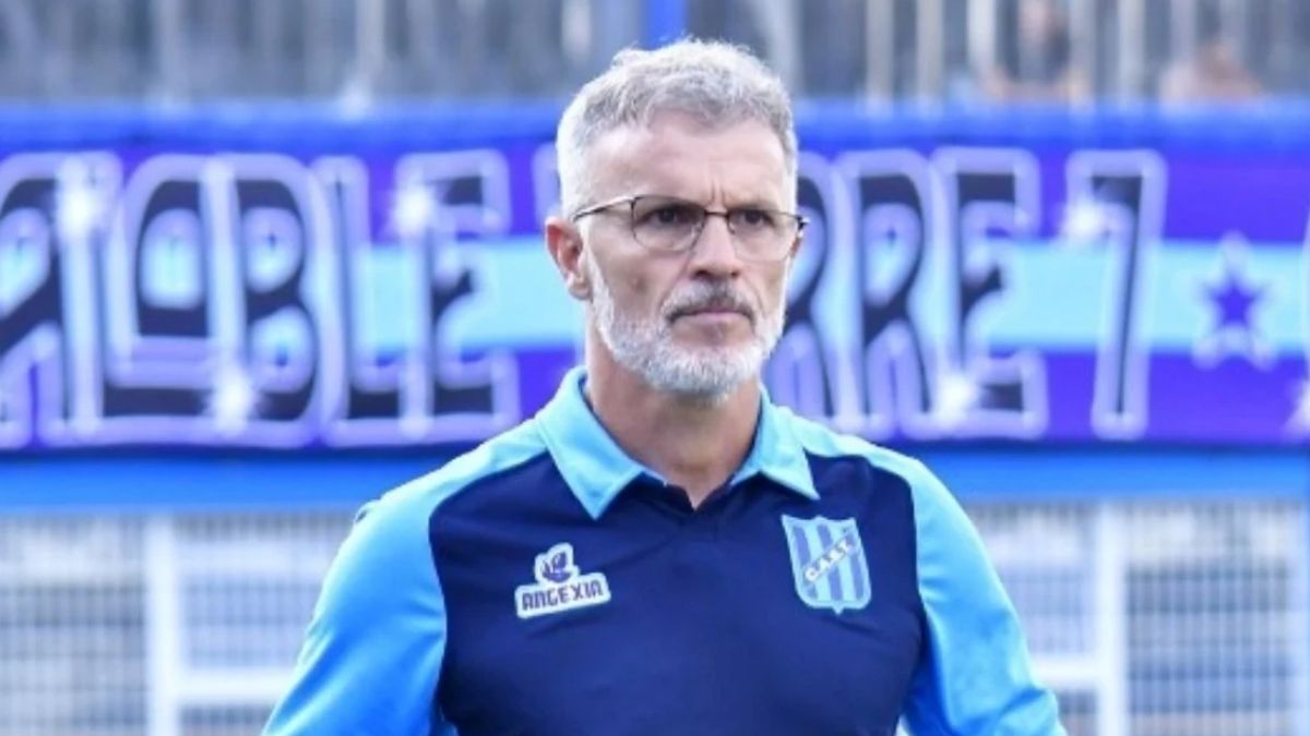 Alfredo Grelak, de gran campaña con San Telmo, es el técnico que quieren los hinchas de Colón. Alfredo Grelak, de gran campaña con San Telmo, es el técnico que quieren los hinchas de Colón.