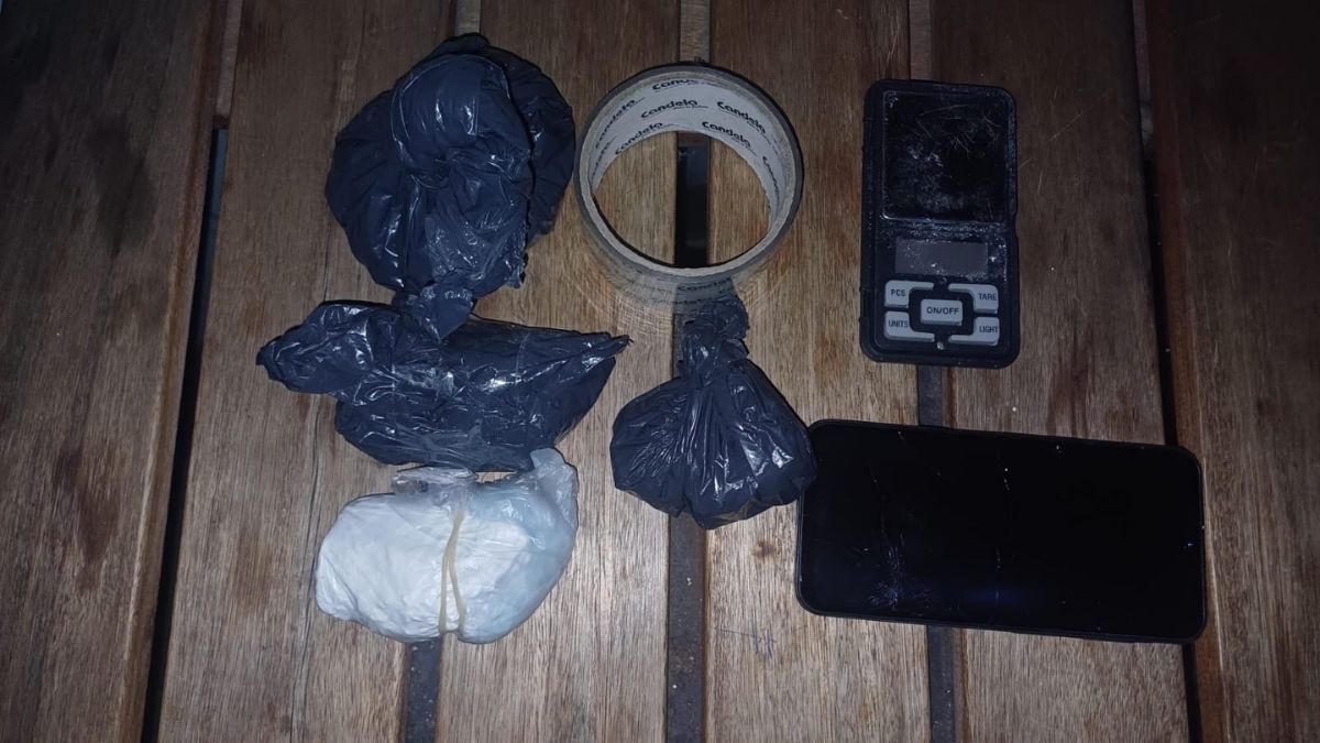 Barrio Centenario: el material incautado en el autom&oacute;vil.