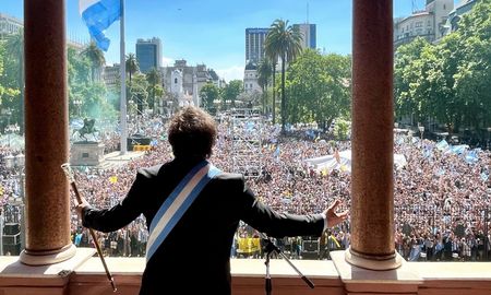 Según el politólogo Sergio Morresi, lo que permitió que Javier Milei llegara al poder tuvo que ver con cambios culturales y sociales. Según el politólogo Sergio Morresi, lo que permitió que Javier Milei llegara al poder tuvo que ver con cambios culturales y sociales.