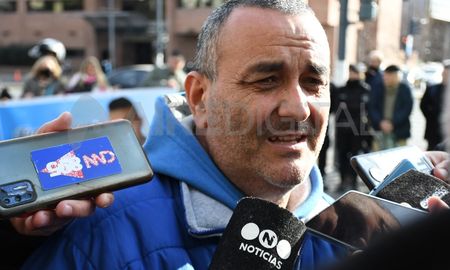 Fabián, el papá de Gabriel Sanabria, durante un homenaje que la familia organizó para reconocer el trabajo del Heca de Rosario. Fabián, el papá de Gabriel Sanabria, durante un homenaje que la familia organizó para reconocer el trabajo del Heca de Rosario.
