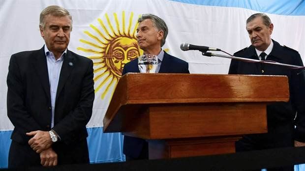 Macri prepara una amplia reestructuración de las FF.AA. y cambiará a los jefes militares