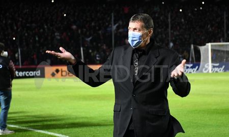 Julio César Falcioni valoró la clasificación del Club Atlético Colón a octavos de final de la Copa Conmebol Libertadores y se refirió a la situación contractual de tres pilares fundamentales del equipo. Julio César Falcioni valoró la clasificación del Club Atlético Colón a octavos de final de la Copa Conmebol Libertadores y se refirió a la situación contractual de tres pilares fundamentales del equipo.