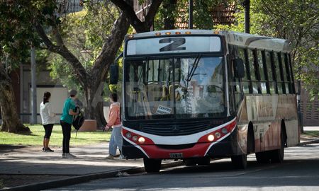 El pedido realizado a principios del mes de mayo por parte de las empresas de colectivos de la ciudad de Santa Fe para aumentar la tarifa ya cuenta con aval del Órgano de Control. El pedido realizado a principios del mes de mayo por parte de las empresas de colectivos de la ciudad de Santa Fe para aumentar la tarifa ya cuenta con aval del Órgano de Control.