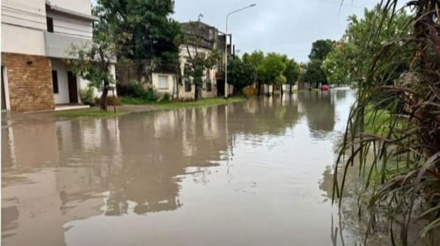 Algunas calles de Vera se vieron afectadas por la tormenta en Santa Fe.